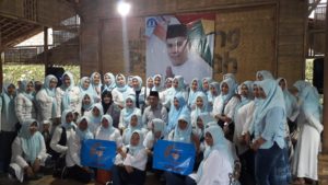 Antusias Emak-Emak Sambut Kunjungan ARM