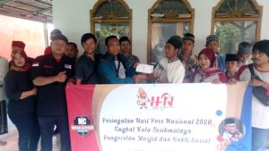 Peringatan HPN 2020, Wartawan Kota Tasik gelar Bakti Sosial dan Pengecetan Masjid