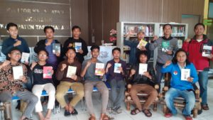 Kaum Muda Literat Bandung & Bekasi Menjumpai Rumah Literasi Kecamatan Sukaresik