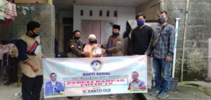 DPK KNPI Cihedeung Bersama Yanto Oce Bagikan Sembako dan APD