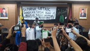 Mahasiswa Gelar Sidang Rakyat Di Gedung Paripurna DPRD, Tanyakan Keadilan Sosial yang Belum Tercapai di Kota Tasik