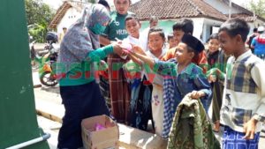 Salut ! Ekonomi Sedang Sulit,   Pendamping PKH Kecamatan Cibeureum Berbagi Makanan Setiap Jumat