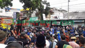 Tudingan KPU Tidak Transparan Menguat, Ratusan Relawan Wani Kembali Geruduk KPU