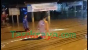 Banjir Melanda Cidadap Pagendingan, Puluhan Kolam dan Rumah Terendam
