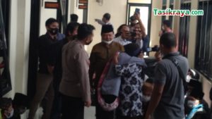 Anak-anak yang Ditangkap Pasca Demontrasi Ricuh di Tasikmalaya Dipertemukan Dengan Orang-Tuanya