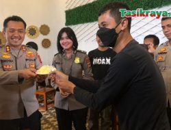 Kapolres Tasikmalaya Beri Kejutan dan Kado di Hari Pers Nasional 2022
