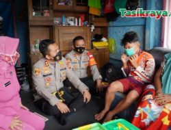 Kapolres Tasikmalaya Bantu Pelajar yang Banting Tulang Biayai Ibunya