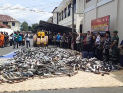 Polres Tasik Musnahkan 10 Ribu Miras Jelang Nataru 2025