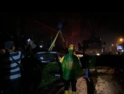 Pohon Tua di Cisayong Tumbang, 1 Orang Meninggal Dunia