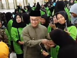 Cecep Nurul Yakin Kukuhkan Ambu KWT di Islamic Center