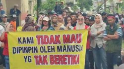Diduga Mencuri Uang Staf Desa, Ribuan Warga Tuntut Kades Linggawangi Mundur