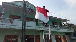 Viral di Medsos Bendera Setengah Tiang Sindir Koruptor, Ketua RT Beri Penjesalan !