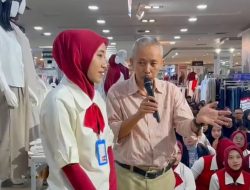 Papeditas Latih Ratusan Pramuniaga Asia Plaza Bahasa Isyarat