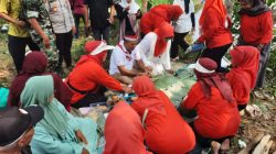 HUT RI ke-81: Lomba Ngaliwet di Situ Sanghiyang Berebut Seekor Domba