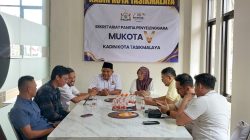 Didukung Kader Muda, M Abdul Karim Resmi Ambil Formulir Caketum Kadin Kota Tasikmalaya