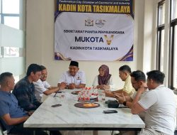 Didukung Kader Muda, M Abdul Karim Resmi Ambil Formulir Caketum Kadin Kota Tasikmalaya